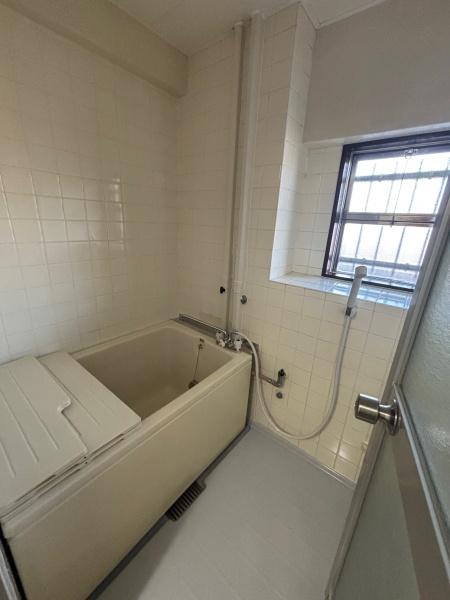 羽村市神明台３丁目のハイツ