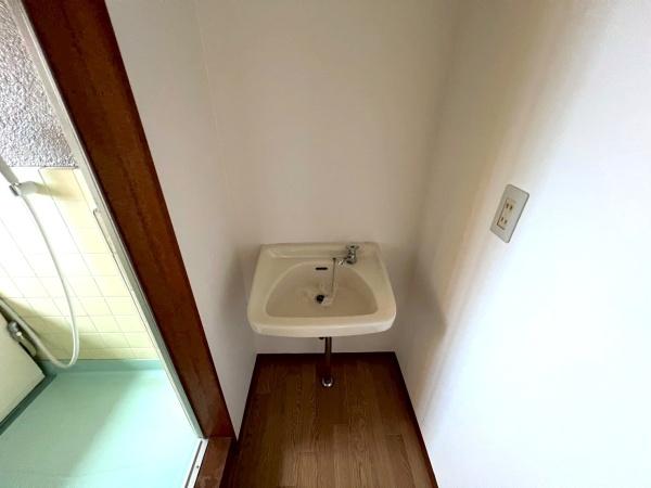 羽村市五ノ神３丁目のアパート