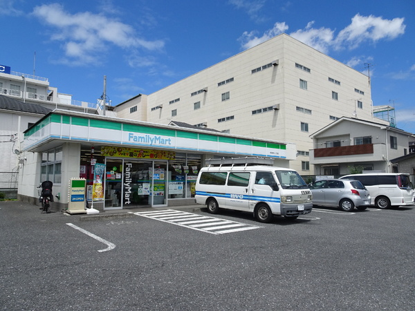 グレースヴィラ(ファミリーマート　青梅新町8丁目店)