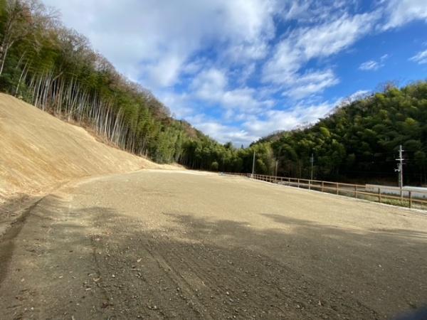 山城町平尾峰山資材置場　西側　(貸地)