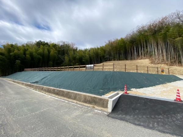 山城町平尾峰山資材置場　西側　(貸地)