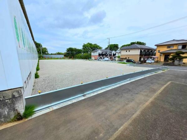 厚木市棚沢貸地　325坪