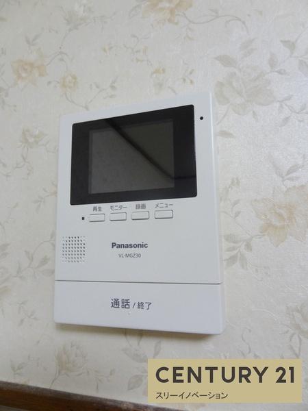 三軒家東２丁目貸家