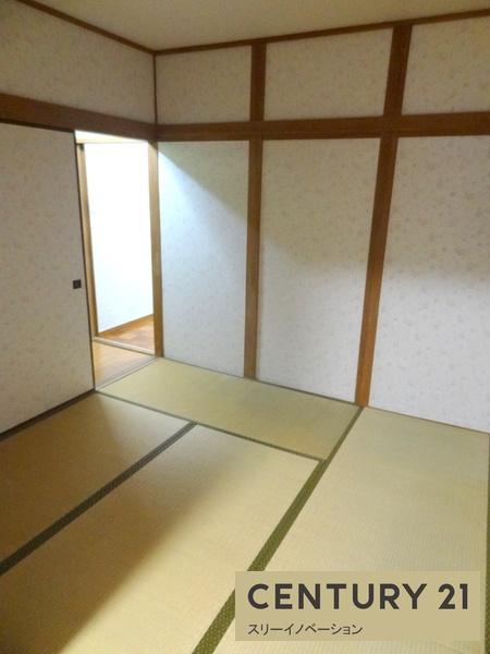 三軒家東２丁目貸家