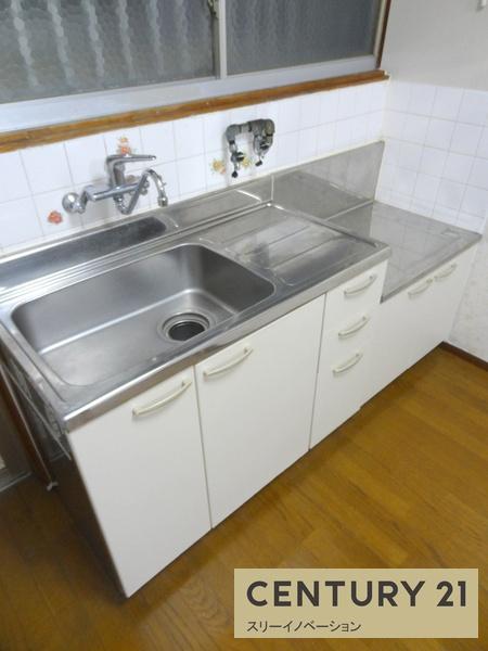 三軒家東２丁目貸家