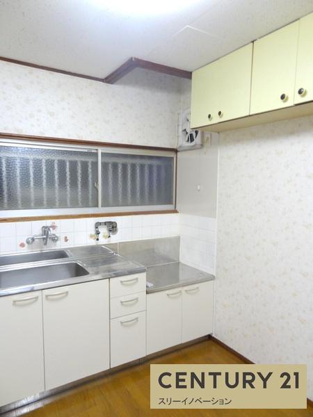 三軒家東２丁目貸家