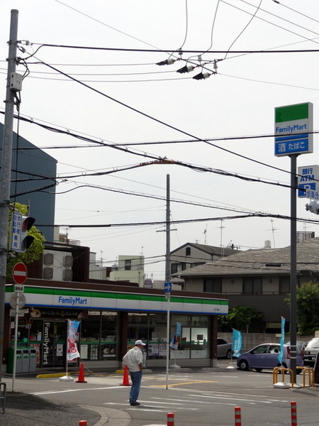 大正区千島ガレージハウス(ファミリーマート大正千島店)