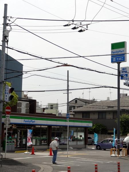 千島1丁目テラスハウス(ファミリーマート大正千島店)