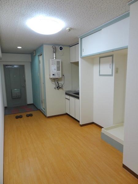 スリースター鶴町