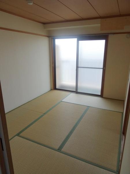 平和マンション
