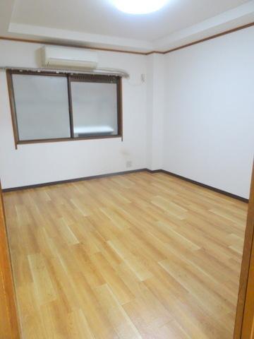 中川マンション