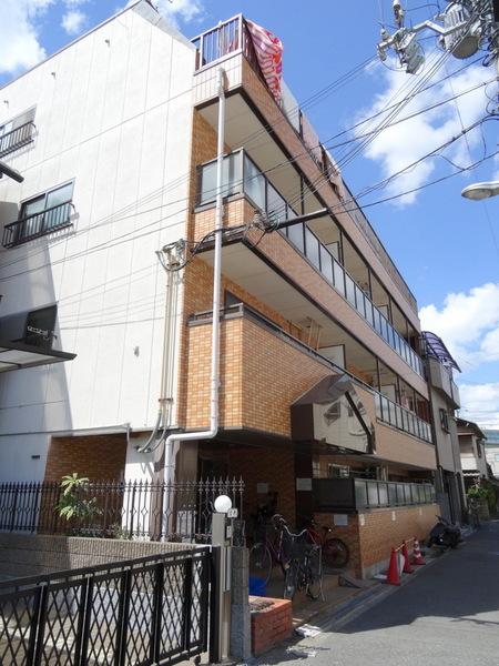 タック泉尾