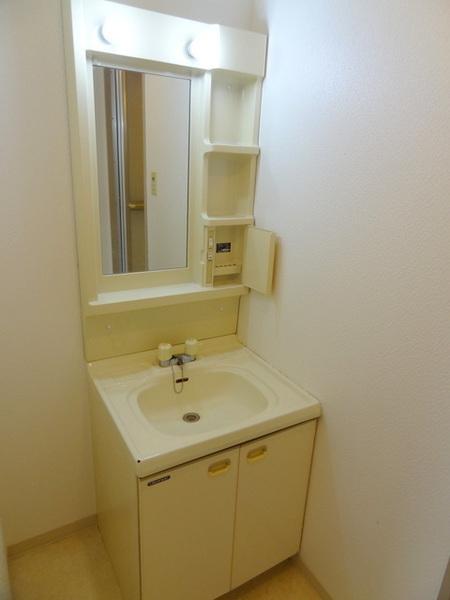 タック泉尾