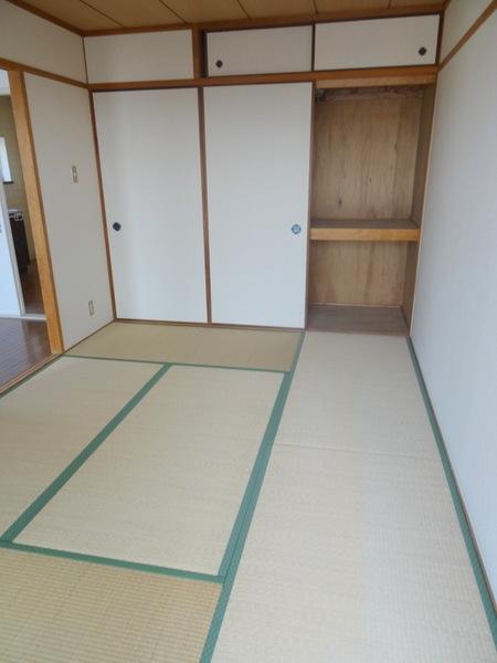 平和マンション
