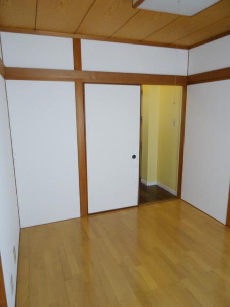 千島ビル(洋室)