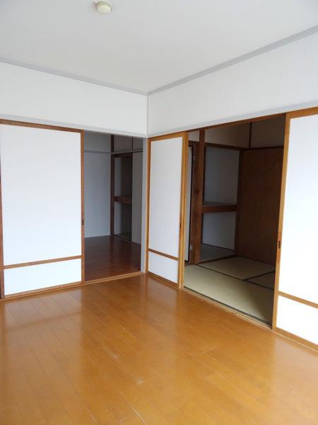 山城マンション(洋室)