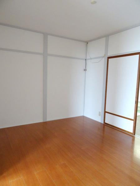 山城マンション(洋室)