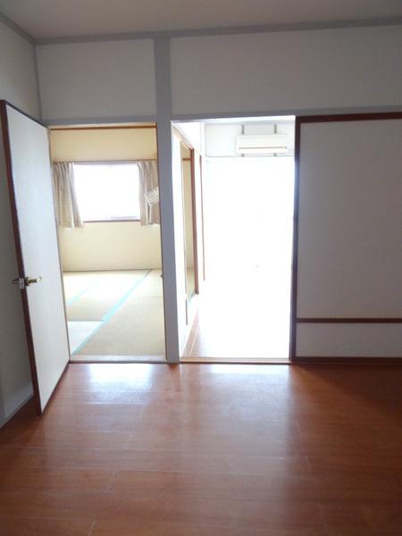 山城マンション(洋室)