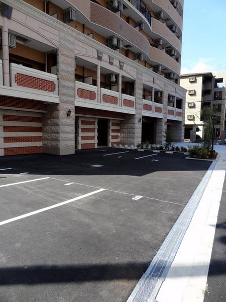 Luxe大正(駐車場)