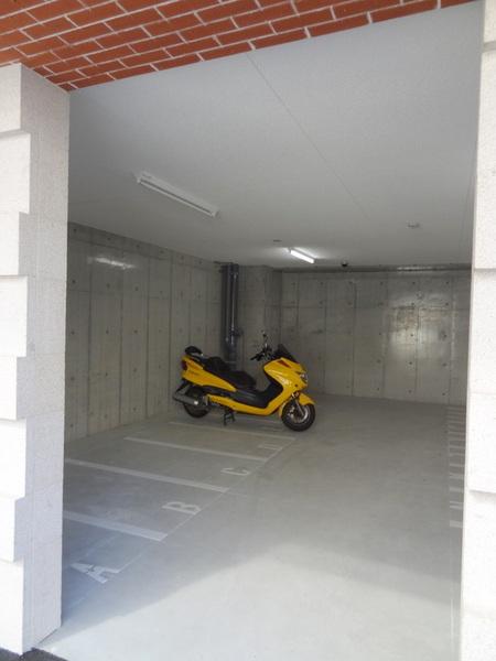 Luxe大正(駐車場)