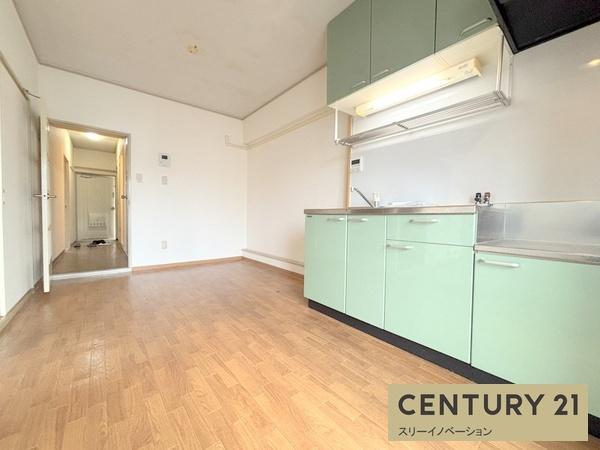 スリースター鶴町