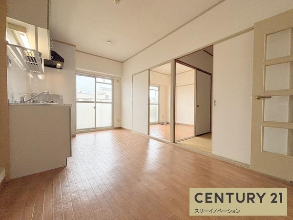 スリースター鶴町