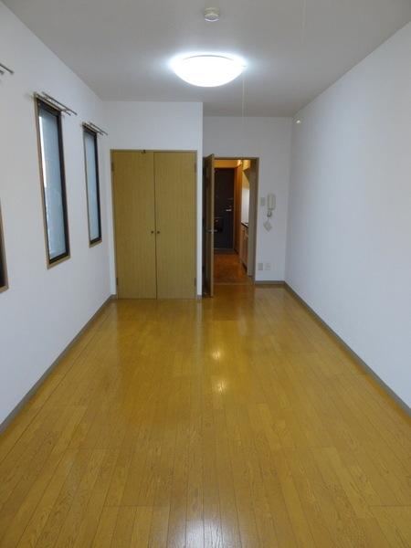 メゾネット・ドゥ・EMI