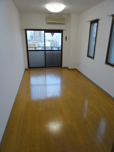 メゾネット・ドゥ・EMI