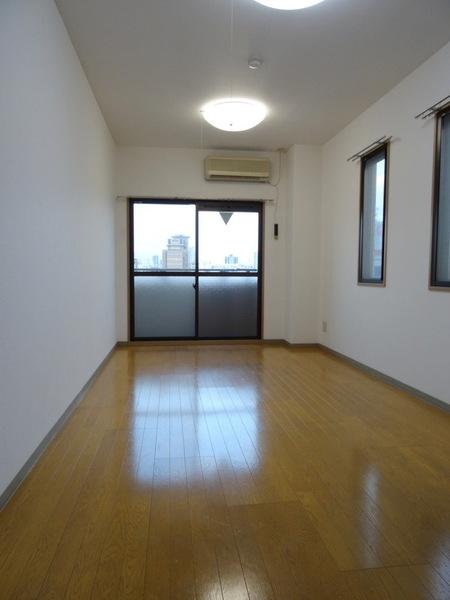 メゾネット・ドゥ・EMI