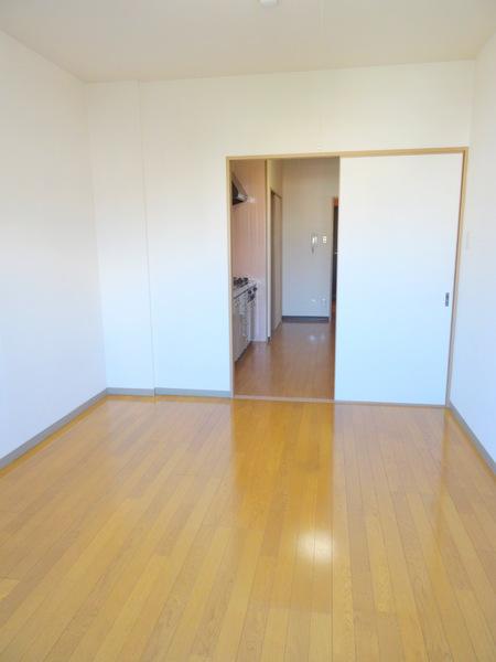 メゾネット・ドゥ・EMI