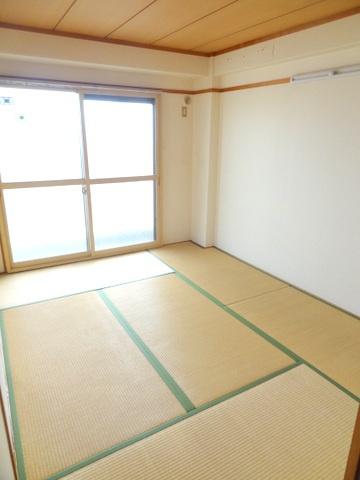 平和マンション