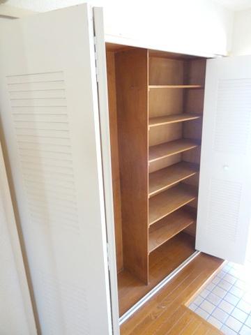 平和マンション