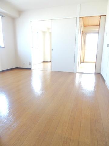 平和マンション