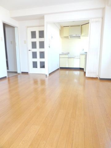 平和マンション