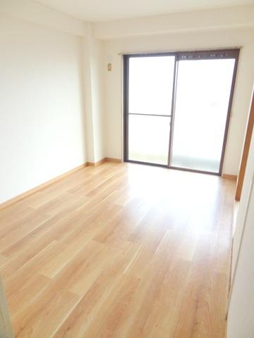 平和マンション