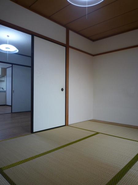 マンション西平