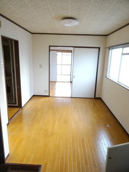 マンション西平