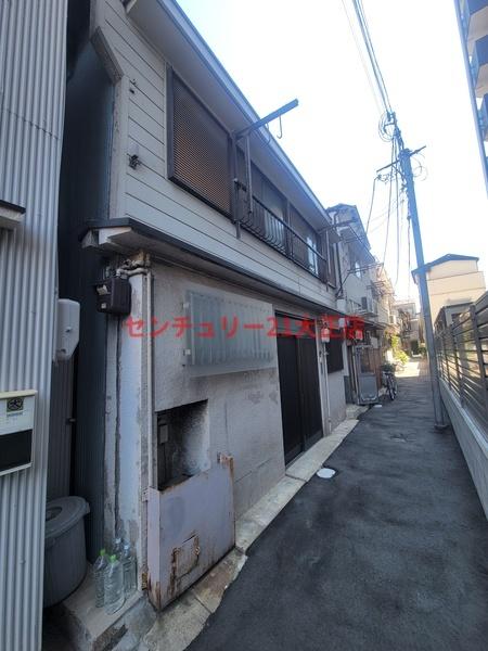 三軒家東6丁目倉庫