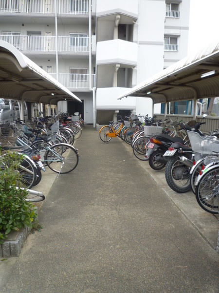 ヴィラスリースター鶴浜