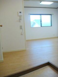 ハイツ　イーストテン