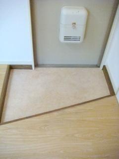 ハイツ　イーストテン