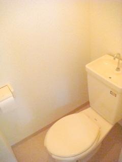 ハイツ　イーストテン