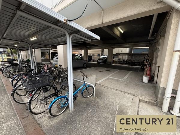 スリースター鶴町