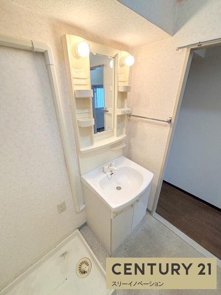 スリースター鶴町