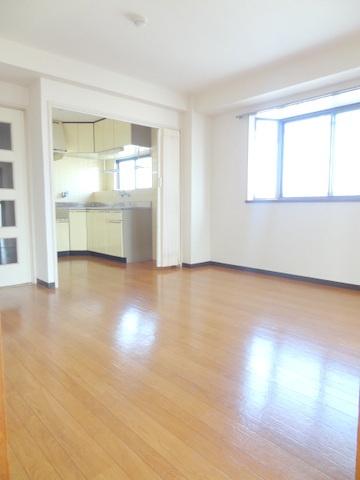 平和マンション