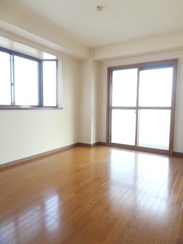 平和マンション