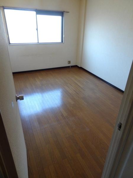 ワタナベパレス