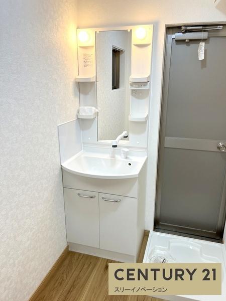 南恩加島３丁目貸家（連棟端）