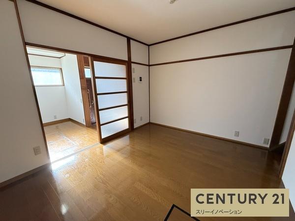 三軒家西2丁目連棟住居