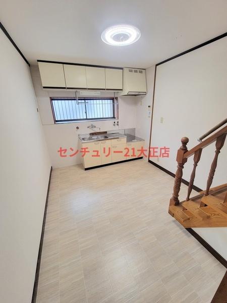 小林西２丁目車庫付きテラス